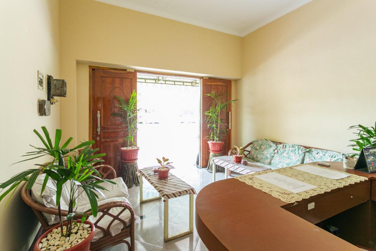 Reddoorz Syariah @ Sakinah Guesthouse Sragen Exteriör bild