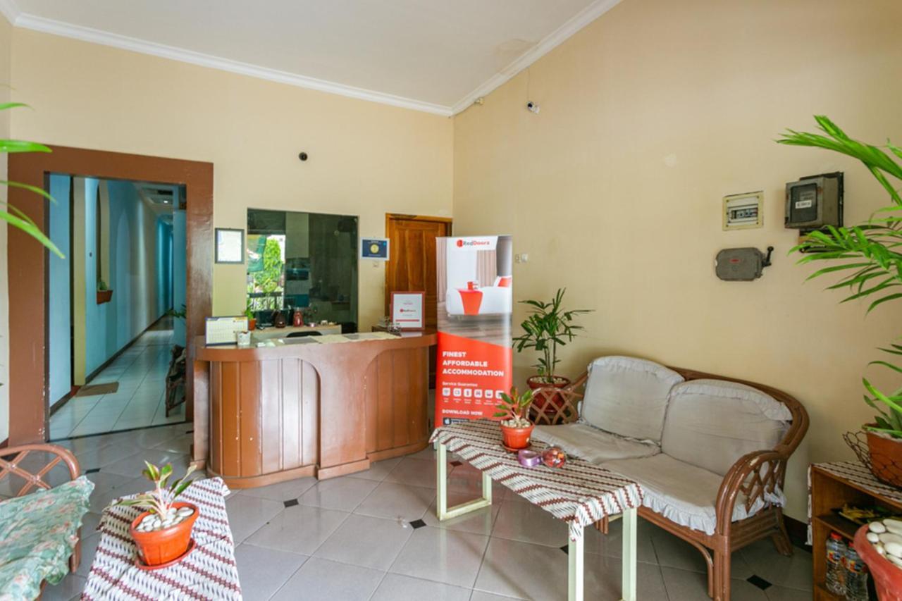 Reddoorz Syariah @ Sakinah Guesthouse Sragen Exteriör bild