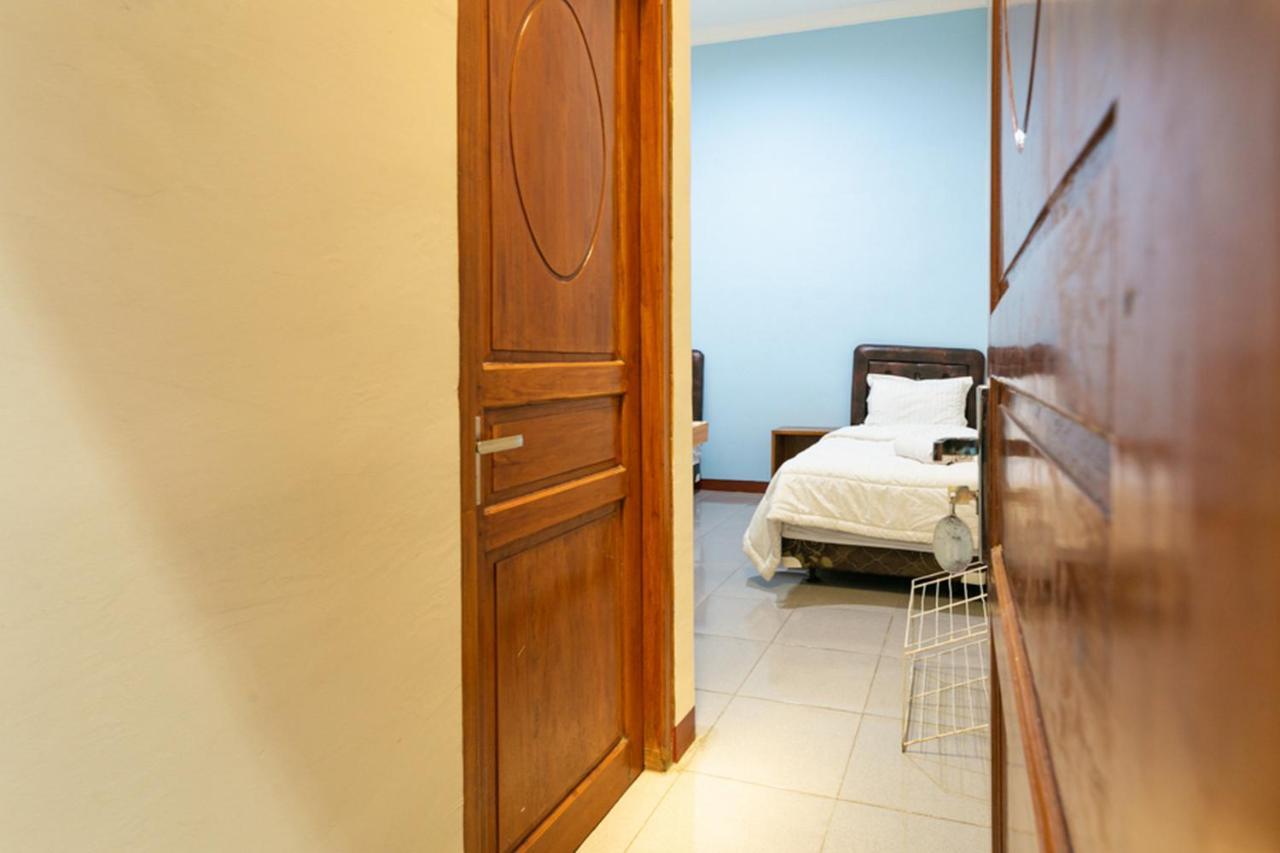 Reddoorz Syariah @ Sakinah Guesthouse Sragen Exteriör bild