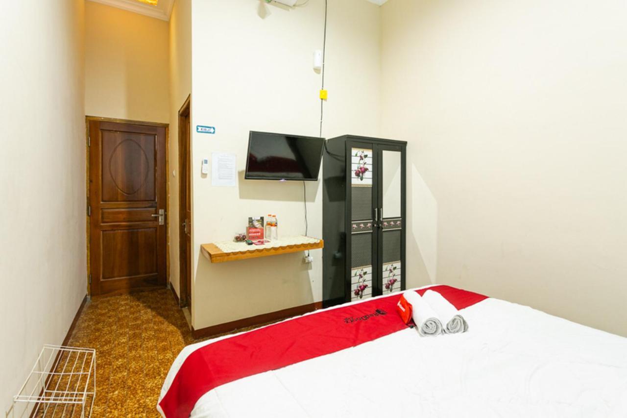 Reddoorz Syariah @ Sakinah Guesthouse Sragen Exteriör bild
