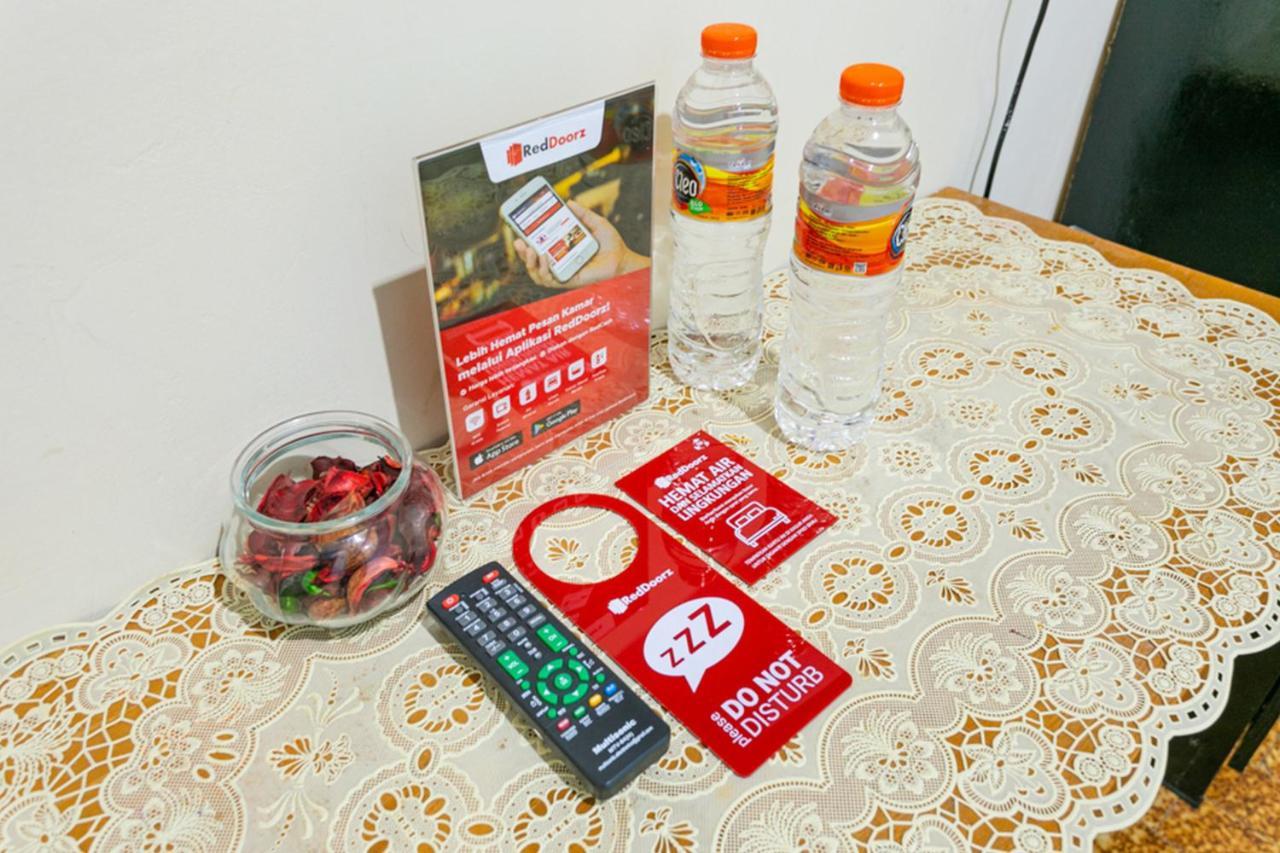 Reddoorz Syariah @ Sakinah Guesthouse Sragen Exteriör bild