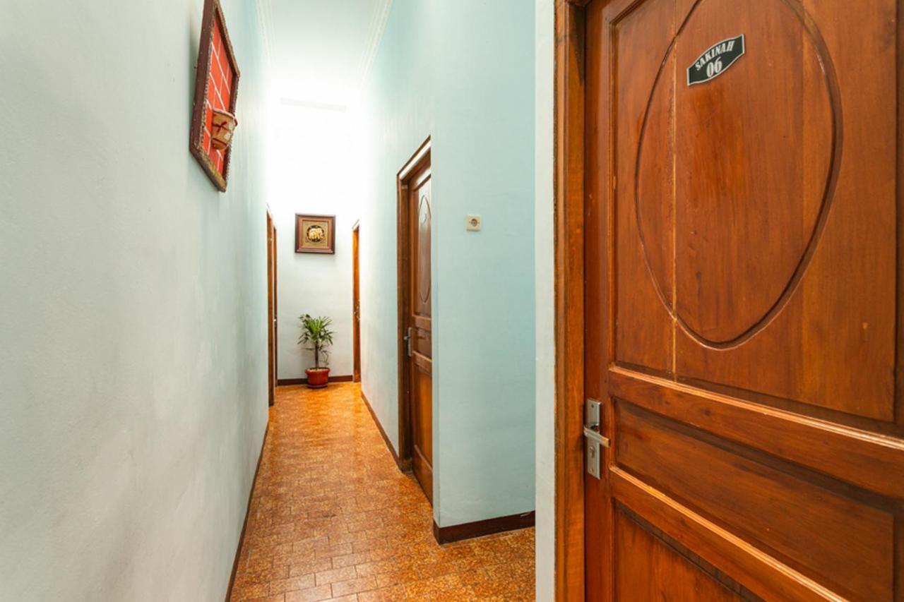 Reddoorz Syariah @ Sakinah Guesthouse Sragen Exteriör bild
