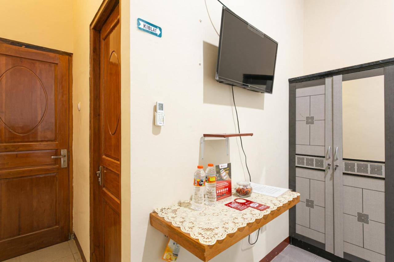Reddoorz Syariah @ Sakinah Guesthouse Sragen Exteriör bild